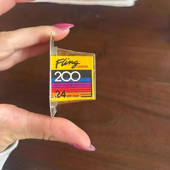 VINTAGE KODAK FLING CAMERA & FILM - Picture 3 of 5